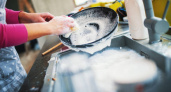 Популярные моющие средства для посуды уже не те: Роскачество назвало самые эффективные марки